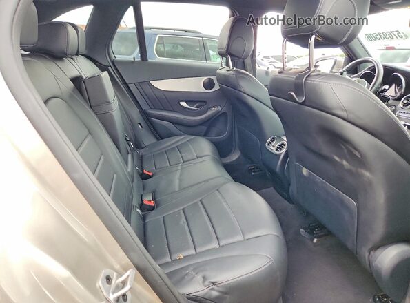 W1N0G8EB5NV333379 2022 MERCEDES-BENZ GLC-CLASS Silver Widok tylnych siedzeń