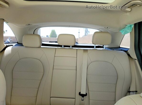 W1N0G8EB8LF770087 2020 MERCEDES-BENZ GLC-CLASS White Widok tylnych siedzeń
