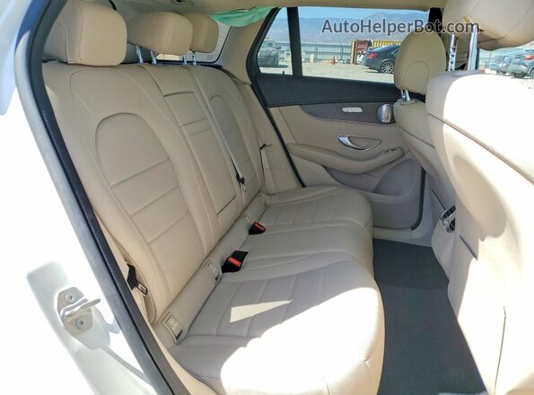W1N0G8EB8LF770087 2020 MERCEDES-BENZ GLC-CLASS White Widok wnętrza z tyłu