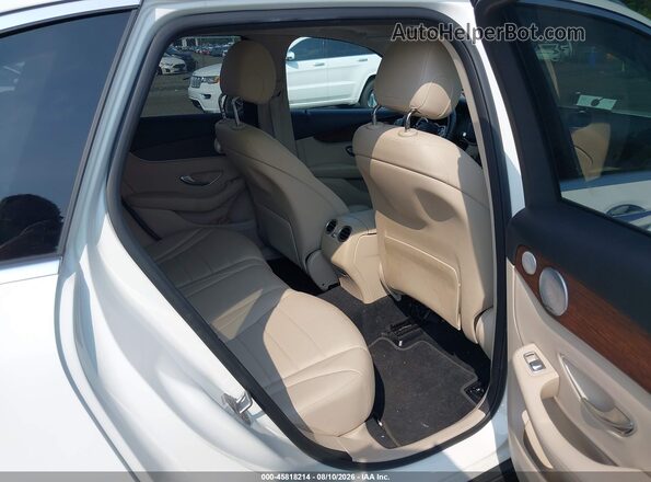 W1N0G8EBXLF819645 2020 MERCEDES-BENZ GLC 300 White Вид наклейки з VIN-кодом