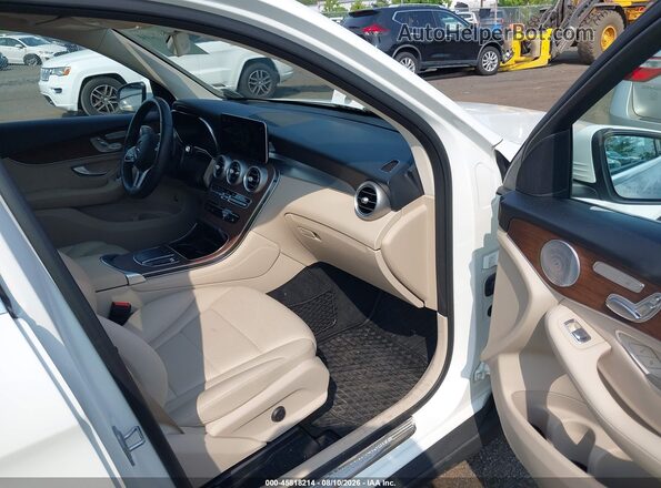 W1N0G8EBXLF819645 2020 MERCEDES-BENZ GLC 300 White Вид салону спереду