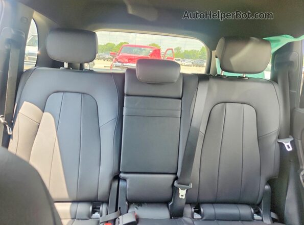 W1N4M4GB4SW415092 2025 MERCEDES-BENZ GLB-CLASS Black Widok tylnych siedzeń