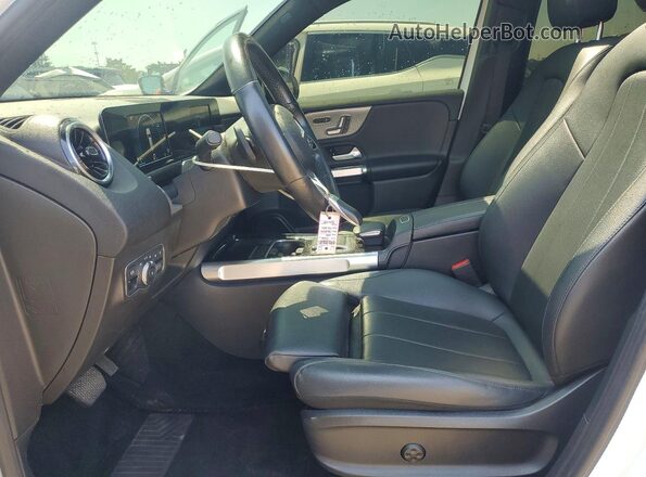 W1N4M4HB2MW101541 2021 MERCEDES-BENZ GLB-CLASS White Front interior view