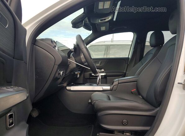 W1N4M4HB2RW373644 2024 MERCEDES-BENZ GLB-CLASS White Widok wnętrza z przodu