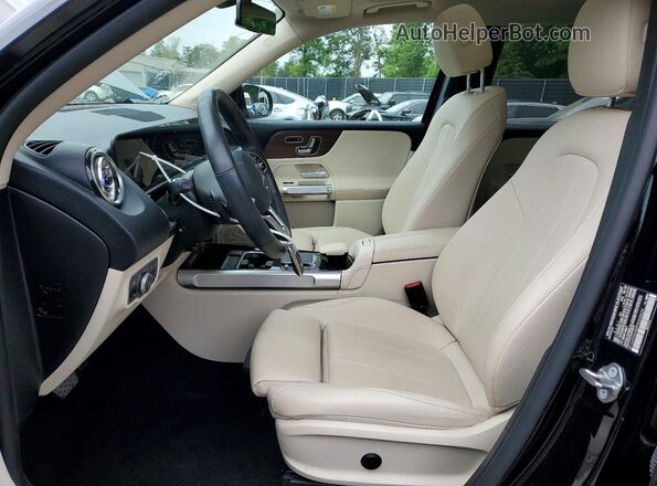 W1N4M4HB4PW268424 2023 MERCEDES-BENZ GLB-CLASS Black Widok wnętrza z przodu