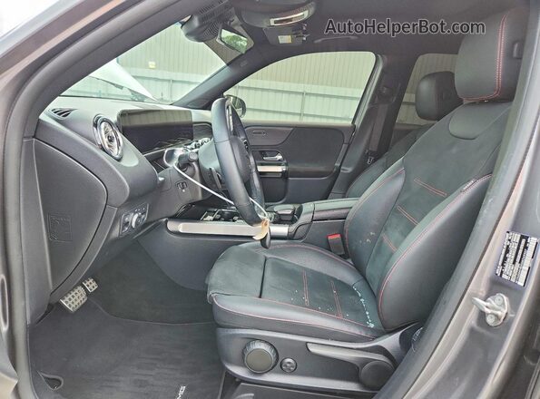 W1N4M4HBXNW249907 2022 MERCEDES-BENZ GLB-CLASS Gray Front interior view