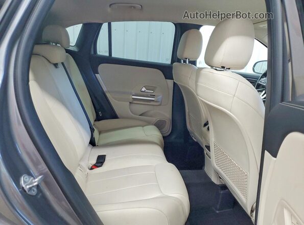 W1N4N4HB2MJ169400 2021 MERCEDES-BENZ GLA Gray Вид задньої частини салону