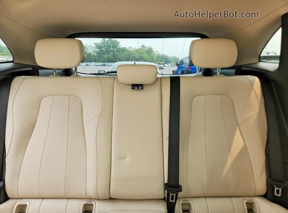 W1N4N4HB3MJ161502 2021 MERCEDES-BENZ GLA White Widok tylnych siedzeń