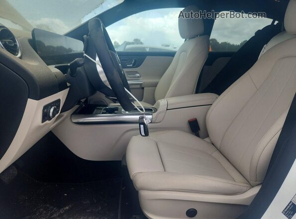 W1N4N4HB3TJ785184 2026 MERCEDES-BENZ GLA Белый Вид салона спереди