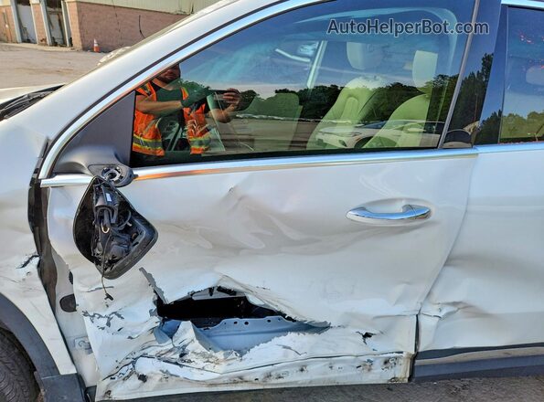 W1N4N4HB7MJ269721 2021 MERCEDES-BENZ GLA White Widok wnętrza z przodu
