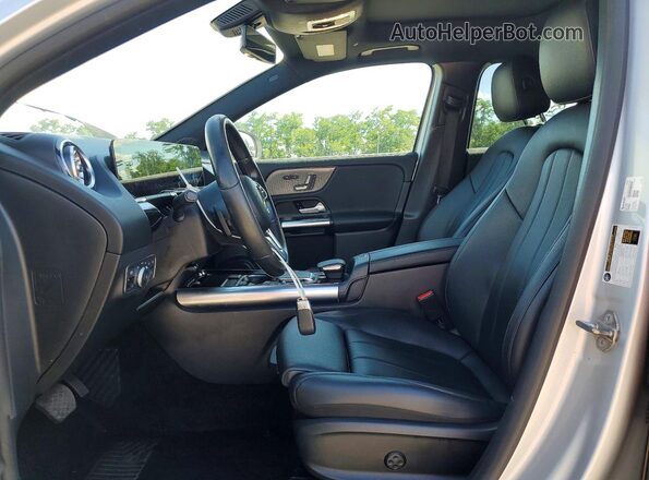 W1N4N4HBXMJ307281 2021 MERCEDES-BENZ GLA Silver Widok wnętrza z przodu
