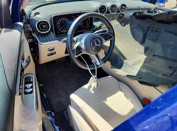 W1NKM4HB1PF055132 2023 MERCEDES-BENZ GLC-CLASS Blue Widok deski rozdzielczej