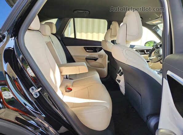 W1NKM4HB3RF117214 2024 MERCEDES-BENZ GLC-CLASS Black Widok wnętrza z tyłu