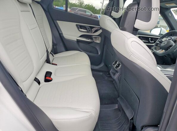 W1NKM4HB4TU117466 2026 MERCEDES-BENZ GLC-CLASS White Vista interior trasera