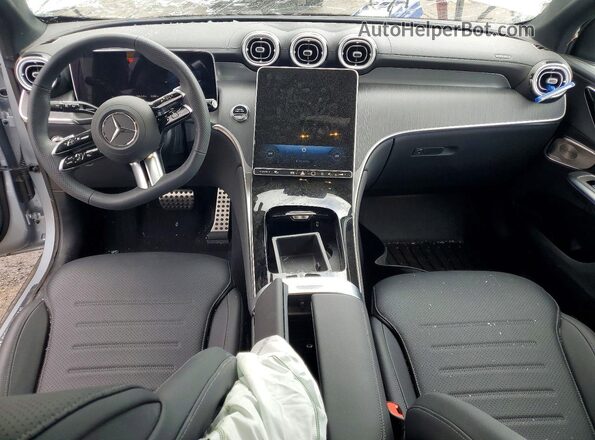 W1NKM4HB7TU109491 2026 MERCEDES-BENZ GLC-CLASS Silver Vista del salpicadero