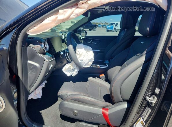 W1NKM8HB3TF569078 2026 MERCEDES-BENZ GLC-CLASS Black Widok wnętrza z przodu