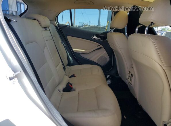 W1NTG4EB5LU029090 2020 MERCEDES-BENZ GLA White Rear interior view