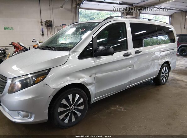 W1WV0FEY8M3943883 2021 MERCEDES-BENZ METRIS Silver Вид спереду