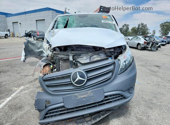 W1YV0BEY0P4359914 2023 MERCEDES-BENZ METRIS White Widok z przodu