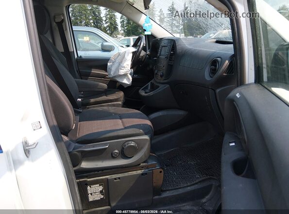 W1YV0CEY7L3703776 2020 MERCEDES-BENZ METRIS Белый Вид салона спереди