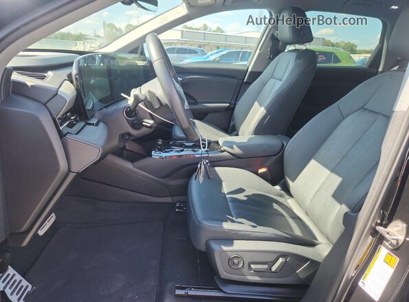 WA124BGF7SA055751 2025 AUDI OTHER Black Սալոնի դիմացի տեսք