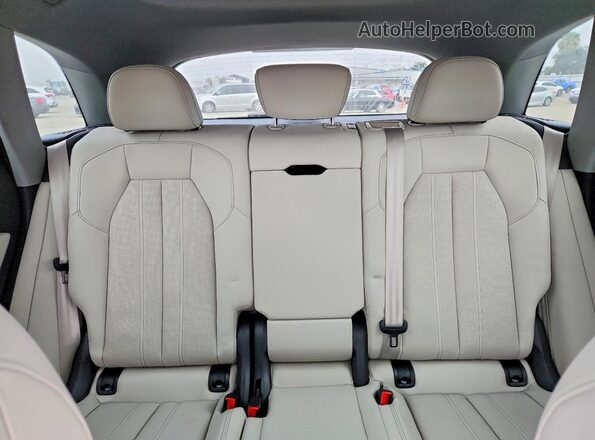 WA12AAGU1S2080835 2025 AUDI Q5 White Widok tylnych siedzeń