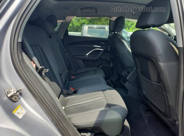 WA12AAGU6S2034286 2025 AUDI Q5 Silver Սալոնի հետևի տեսք