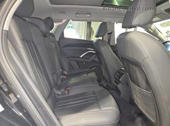 WA12AAGU8S2030708 2025 AUDI Q5 Black Widok wnętrza z tyłu