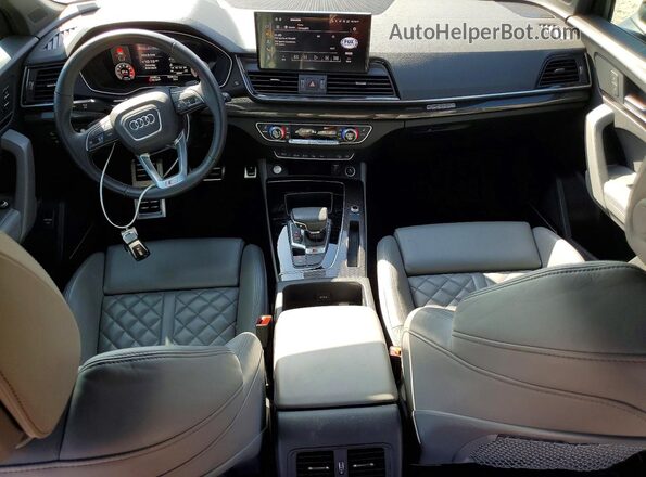 WA134BFY7M2070710 2021 AUDI SQ5 Gray Dashboard view