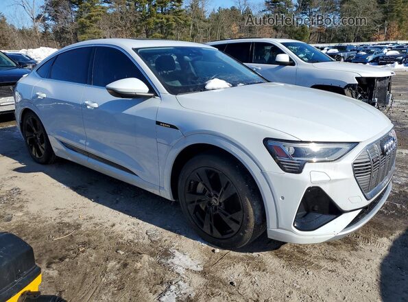 WA13AAGE3NB025787 2022 AUDI E-TRON White Delantero derecho