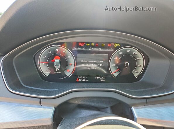 WA15AAFY3R2030160 2024 AUDI Q5 Gray Vista del cuadro de instrumentos