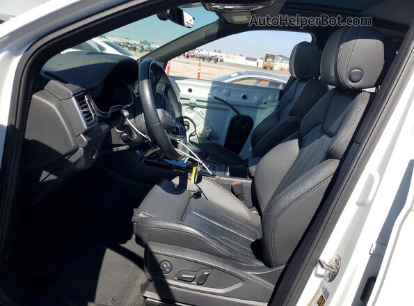 WA15AAFY5N2133493 2022 AUDI Q5 White Вид салону спереду