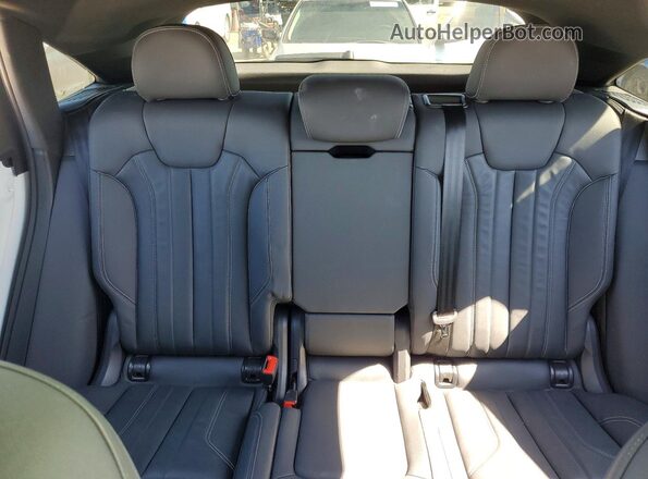 WA15AAFY5N2133493 2022 AUDI Q5 White Вид задніх сидінь