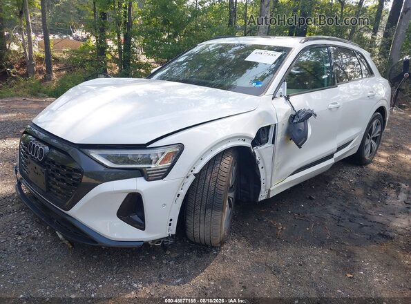 WA15AAGE3RB030681 2024 AUDI Q8 E-TRON White წინა მარცხენა ხედი სამი მეოთხედიდან