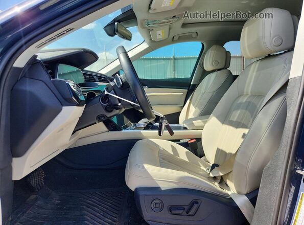 WA15AAGE7RB048567 2024 AUDI Q8 Teal Vista interior delantera