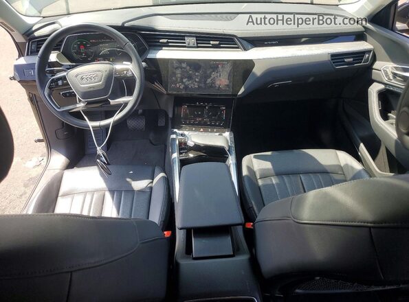 WA15AAGEXRB039331 2024 AUDI Q8 Black Vista del salpicadero