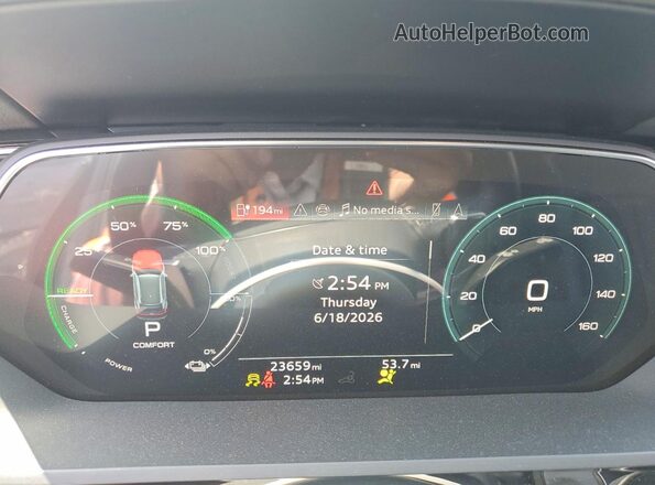 WA15AAGEXRB039331 2024 AUDI Q8 Black Vista del cuadro de instrumentos