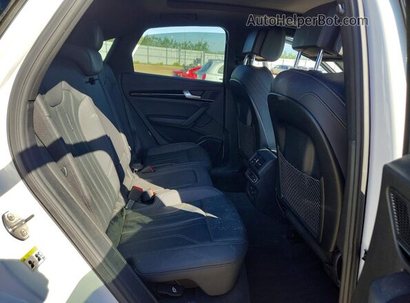 WA16AAFY7N2076251 2022 AUDI Q5 White Vista interior trasera