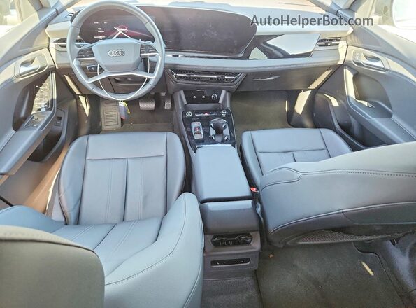 WA172BGF3SA034990 2025 AUDI OTHER Угольный Вид панели приборов