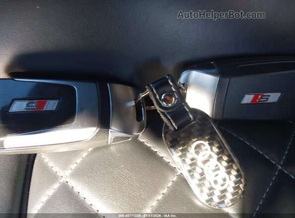 WA1A4AFY9J2043148 2018 AUDI SQ5 Black Вид панелі приладів