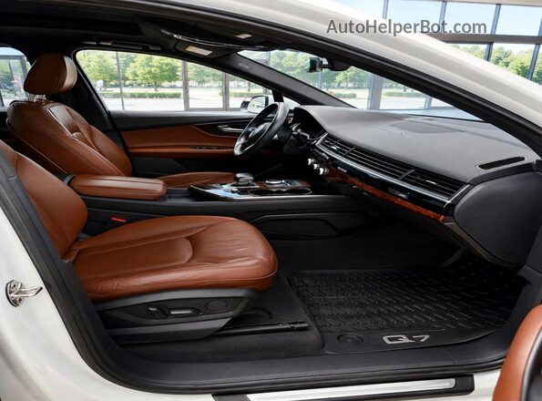 WA1AAAF70HD034949 2017 AUDI Q7 White Engine compartment view