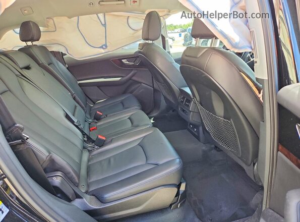 WA1AAAF70KD028575 2019 AUDI Q7 Black Vista interior trasera