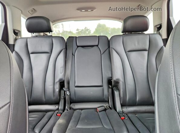 WA1AAAF72KD016489 2019 AUDI Q7 Black Widok tylnych siedzeń