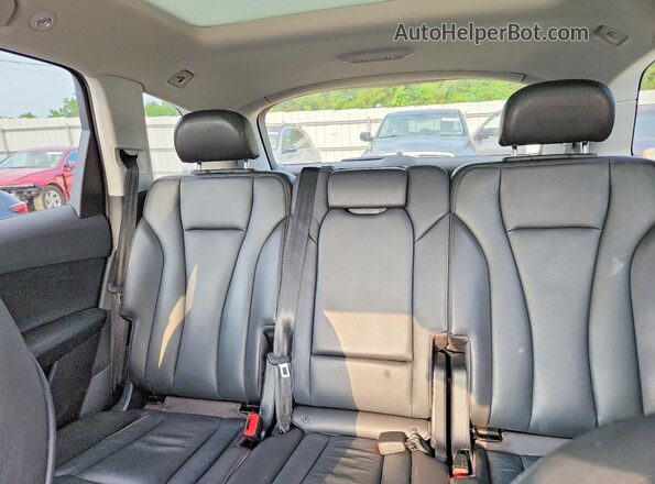 WA1AAAF73KD046150 2019 AUDI Q7 Silver Հետևի նստատեղերի տեսք