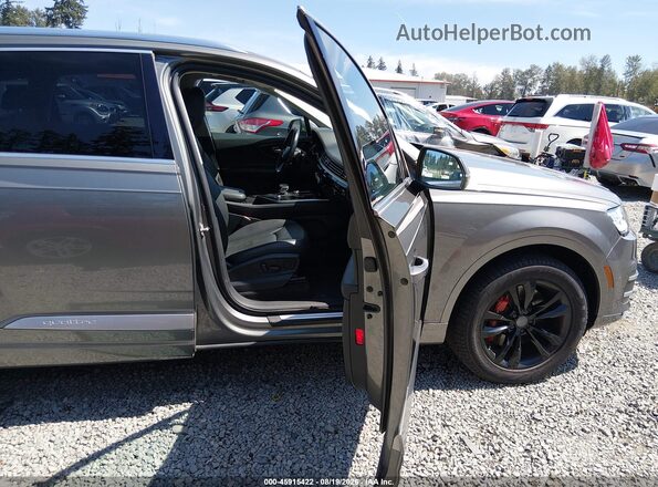 WA1AAAF76HD004094 2017 AUDI Q7 Gray Widok wnętrza z przodu