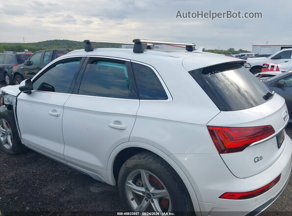 WA1AAAFY0M2113360 2021 AUDI Q5 White Вид задньої частини салону