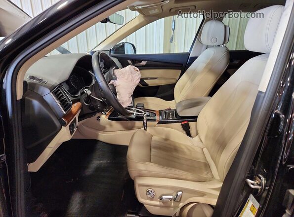 WA1AAAFY0M2133723 2021 AUDI Q5 Черный Вид салона спереди