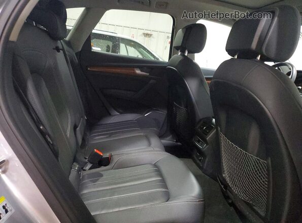 WA1AAAFY4M2110915 2021 AUDI Q5 Серебряный Вид задней части салона