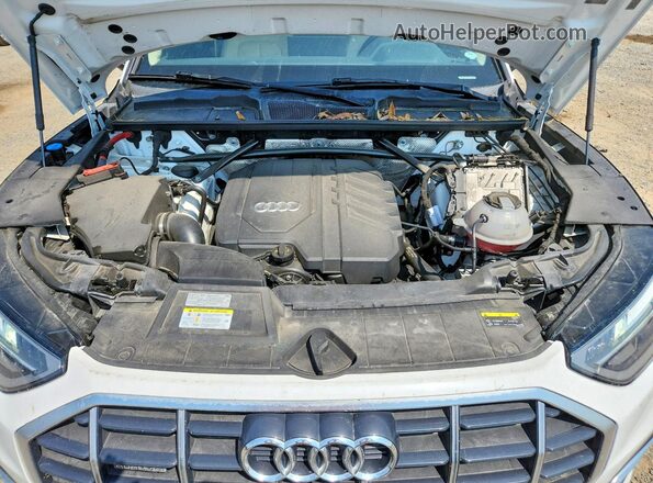 WA1AAAFY4M2133868 2021 AUDI Q5 White Rear interior view
