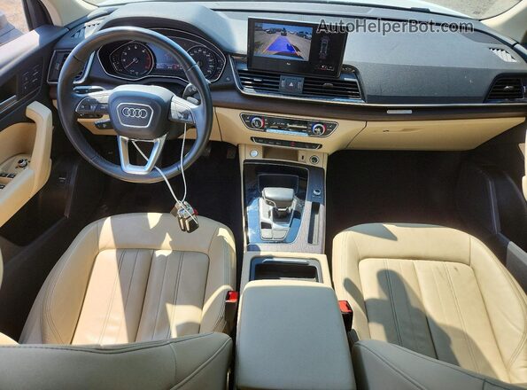 WA1AAAFY4M2133868 2021 AUDI Q5 White Dashboard view